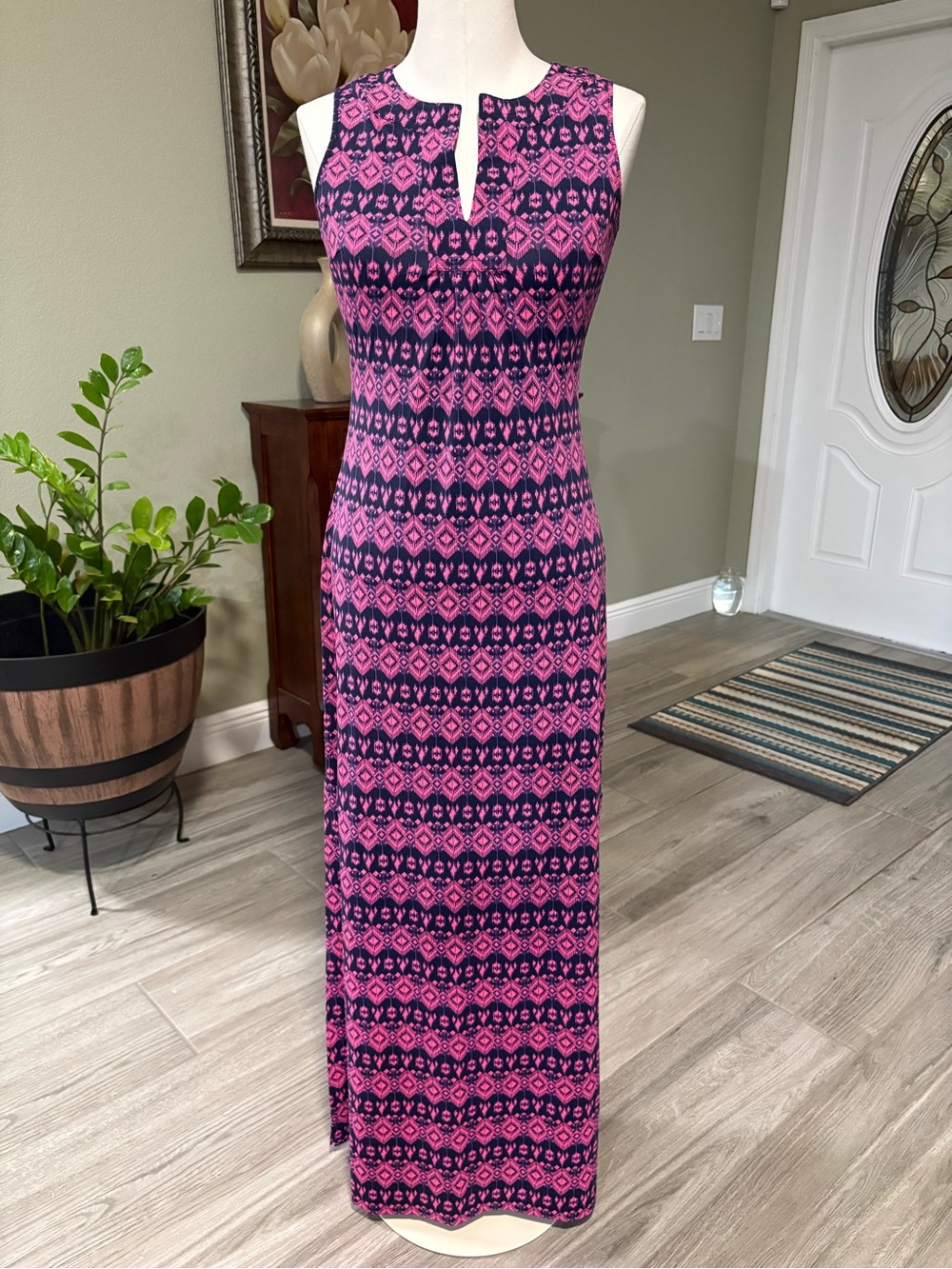 Sleeveless Pink & Navy Patterned Maxi Dress with Notch Neck